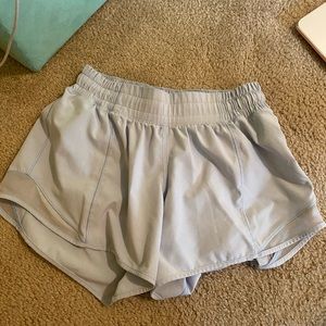 Lulu Lemon hotty hot shorts 4”